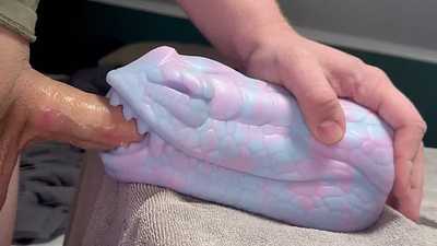 Cutie deer fucks a bad dragon maw and explodes!