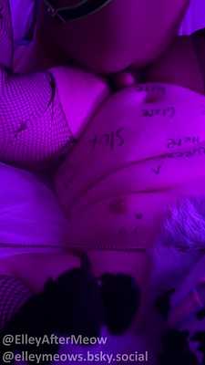 "Top" gets pounded and bred by a dino doggy