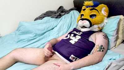 Jock cougar cums on jersey