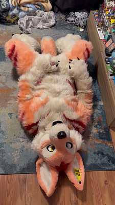 Muzo cant resist to cum everywhere on his belly