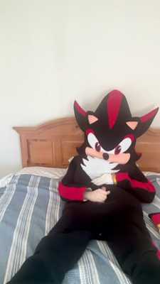 Shadow jerking in bed.