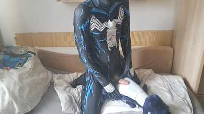 Blue symbiot with sexy dragon