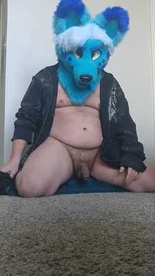 Blue yeen bouncin' on a plug