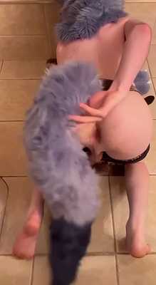 Would you lift that tail? ;3