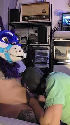 good boy sucks wusky cock😏