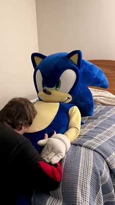 Sonic gets a blowjob