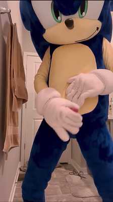 Sonic jerks off and cums [old]