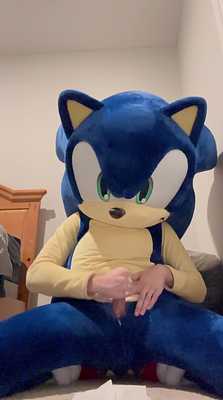 Sonic cums with his legs spread open. [old]