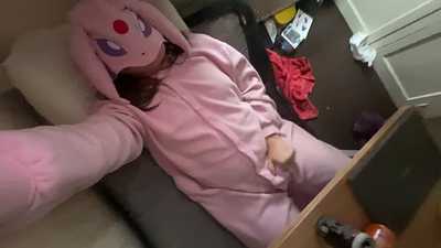 Overhead view of Espeon pawing off.