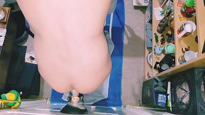 Jack XL against the wall