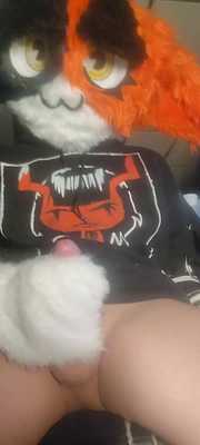 Meowskulls jerks off, cums and overstimulates