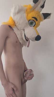 Twink Foxxo squirting high like a fountain~ 🍆💦