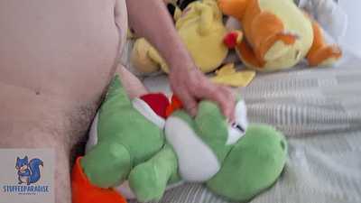 Deepfuck Yoshi and give him a load on the face 