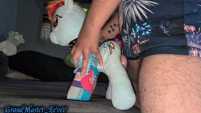 Taking Rainbow Dash's butt