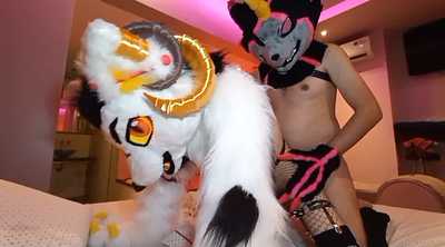 Gulusgammamon shows him a Wolf Demon who's boss!