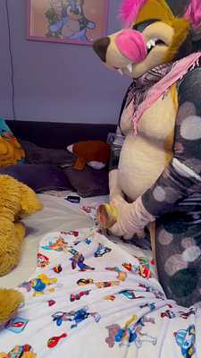 Kamira cums in a new toy 💦