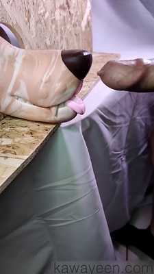 KawaTheHyeen - Yeen fucks dog muzzle in a gloryhole