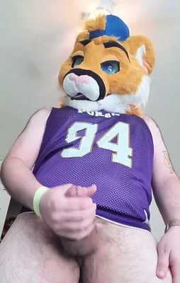 Big cougar jock cums huge ropes
