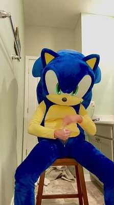 Sonic jerking on a stool [old]