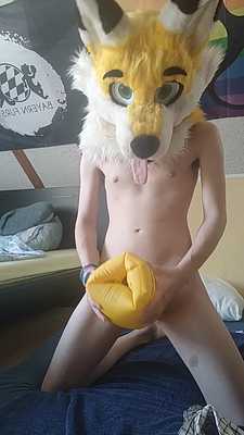 Popcorn plays with inflatable water wings