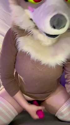 fluffy wolfdog cums from strapless-strap on 