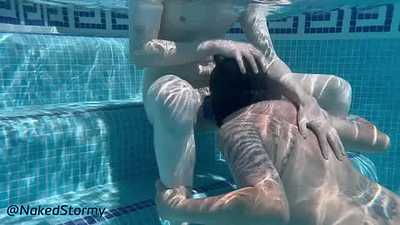 Underwater blowies