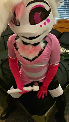 Angel Dust plays with himself