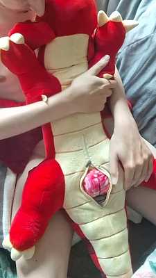 Warming her up with a sexy belly rub