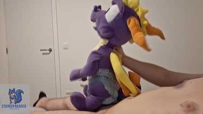 Spyro gets fucked while wearing a diaper.