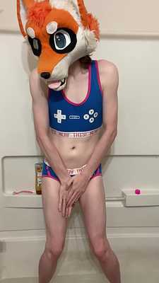 FoxieHikari Lets Viewers Control His Bladder [Gone Wrong]