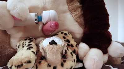 Leaking cum on a cheetah plush