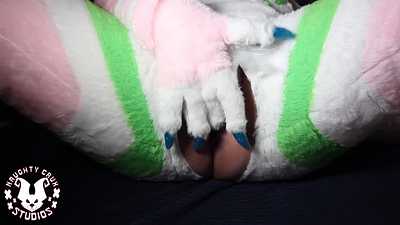 Rubbing my pussy with big claws