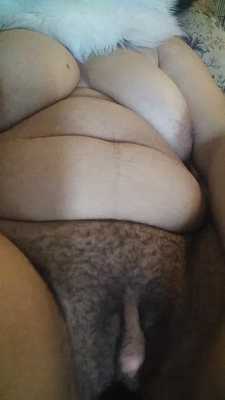 Touching myself on the couch while roommate is gone